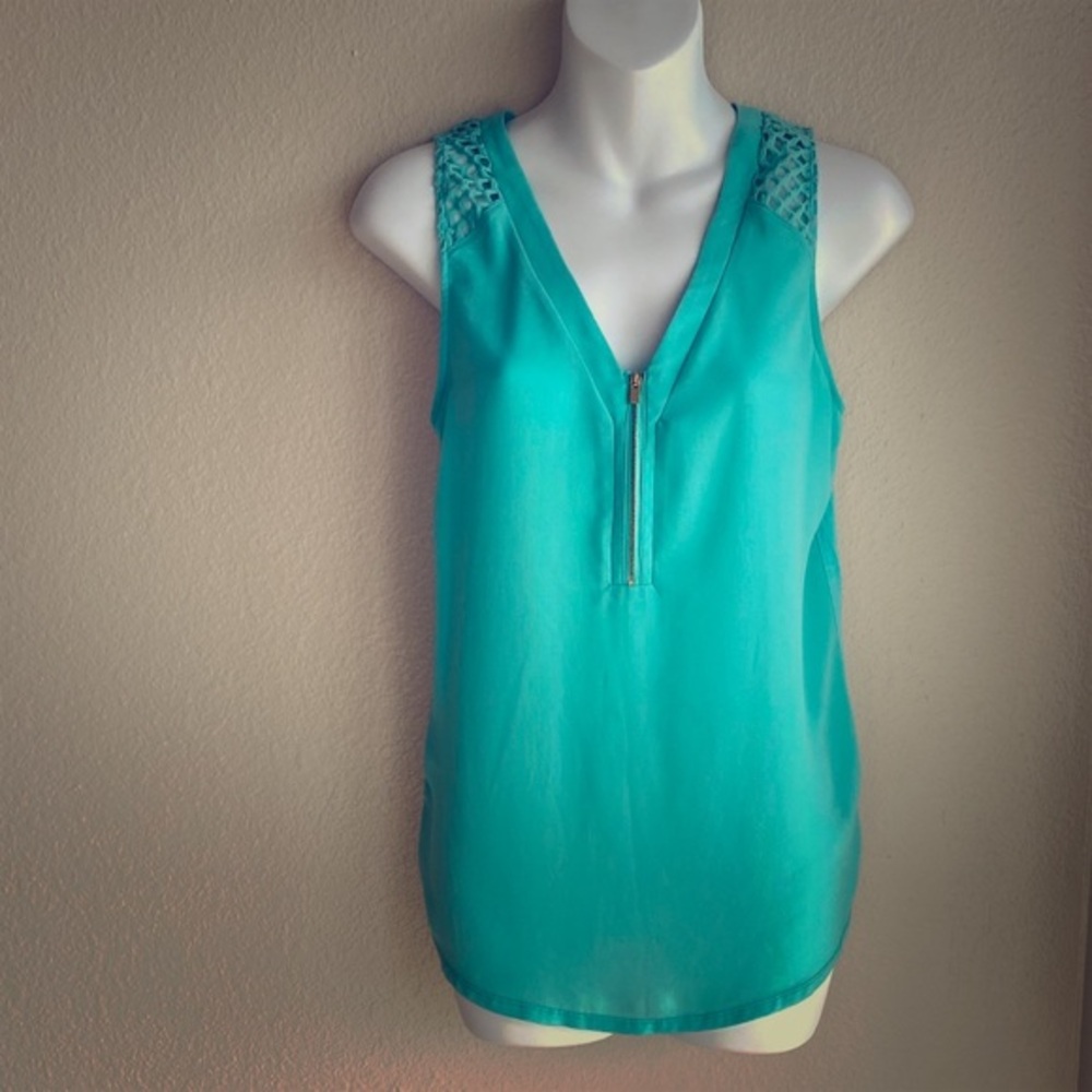 Express light blue sleeveless small top